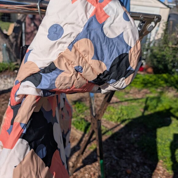 Roxy snowboard jacket XL - flower print pastel colors - Picture 10 of 10